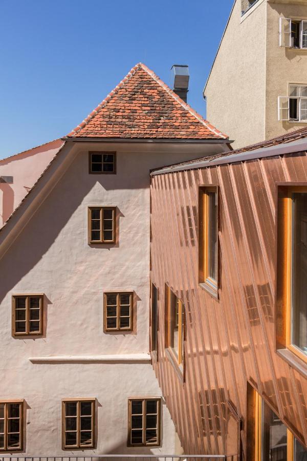 Kai 36 - Hotel Zwischen Fels Und Fluss Graz Exteriör bild Copper cladding on a house in Regensburg, Germany